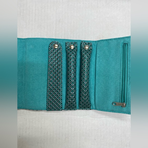 Traveling Jewlery pouch - Picture 7 of 7